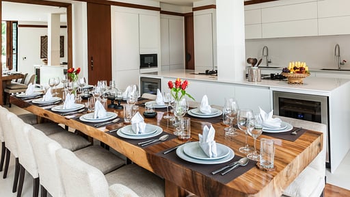 Villa Analaya Dining area