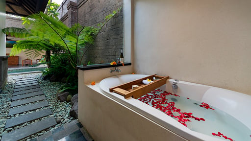 Villa Ananda at Adepa Jacuzzi