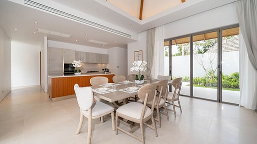 Villa Anchan 20 Обеденная зона