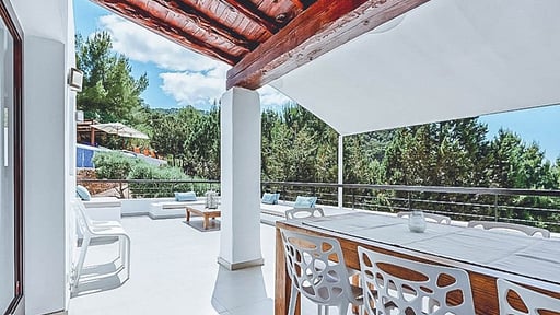 Villa Angela Dining area 