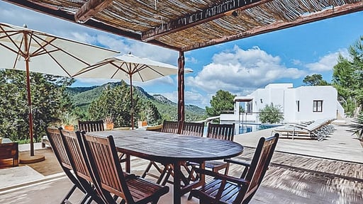 Villa Angela Dining area 