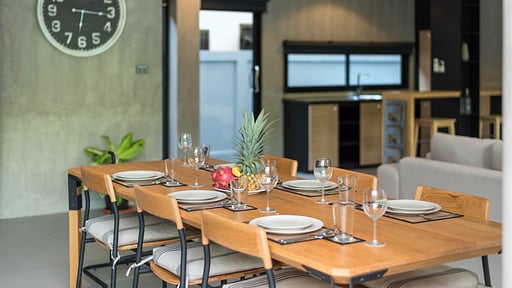 Villa Angle Dining area