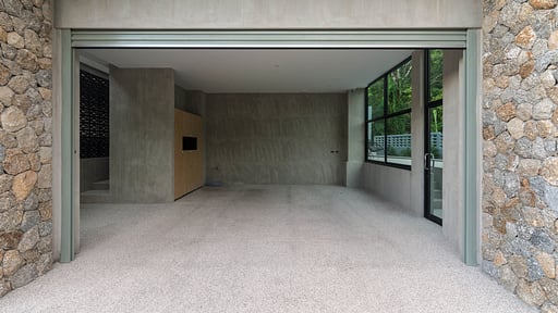 Villa Angle Parking areas