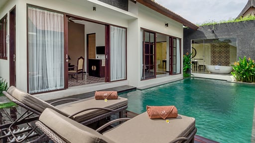 Villa Angsoka Swimming pool