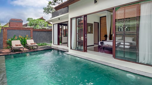Villa Angsoka Swimming pool