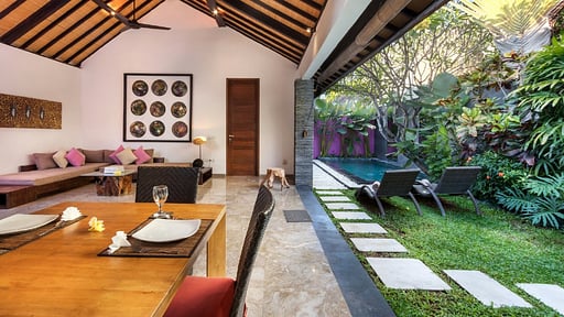 Villa Anjali Purple Dining area