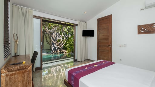 Villa Anjali Purple Bedroom 1