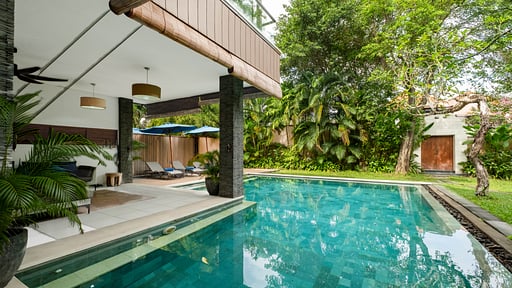 Villa Anjani Sepuluh Schwimmbad 2