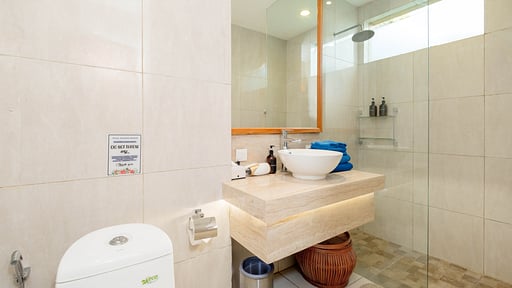 Villa Anjani Sepuluh Schlafzimmer 10