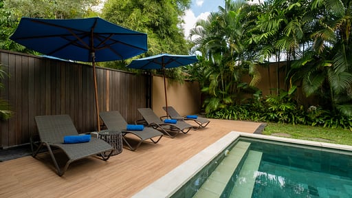 Villa Anjani Sepuluh Schwimmbad 2