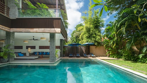 Villa Anjani Sepuluh Schwimmbad 2