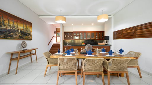 Villa Anjani Tiga Dining area