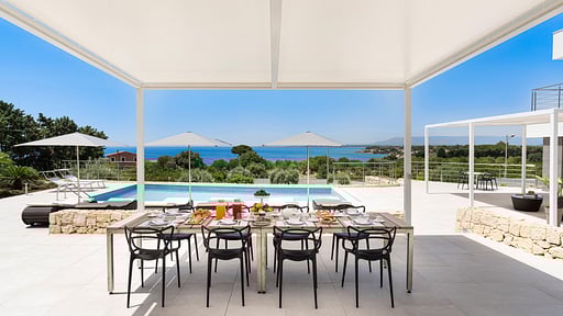 Villa Anna Dining area