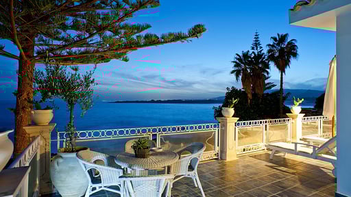 Villa Antares Fontane Bianche Terras/Veranda