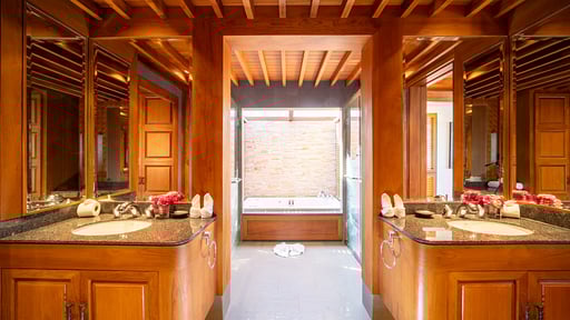 Villa Apsara Phuket Спальня 2