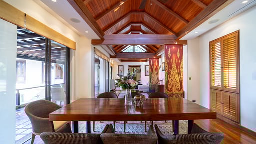 Villa Apsara Phuket Обеденная зона