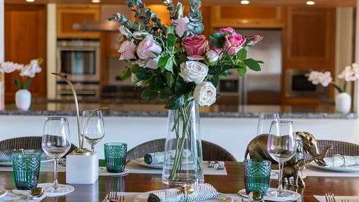 Villa Apsara Phuket Обеденная зона