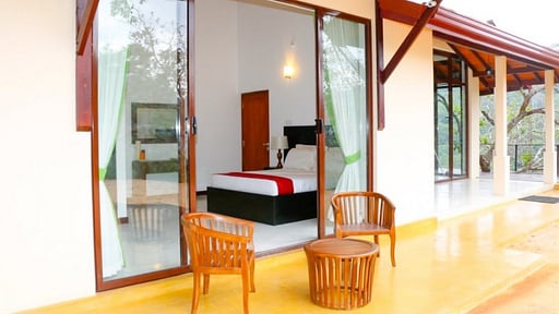 Villa Aqua Dunhinda Bedroom 1