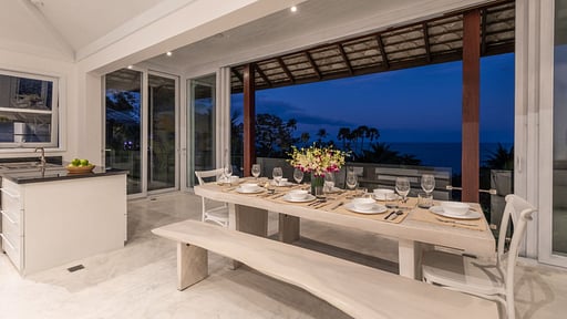 Villa Aqua Vista 02 Обеденная зона