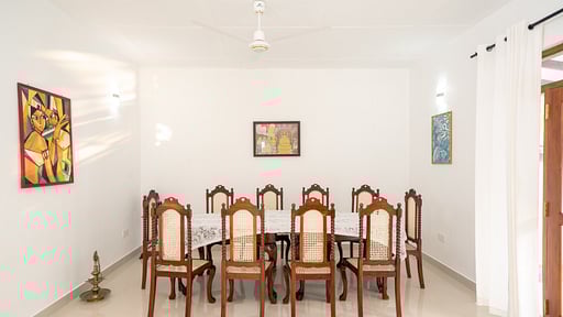 Villa Araliya Обеденная зона