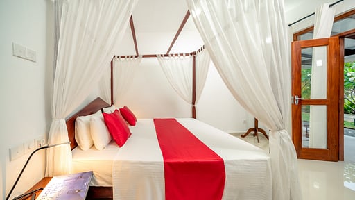 Villa Araliya Спальня 2