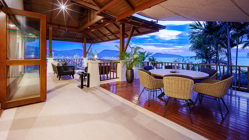 Villa Aranda Dining area 2