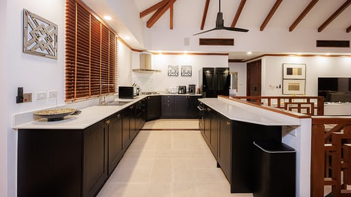 Villa Aranda Kitchen