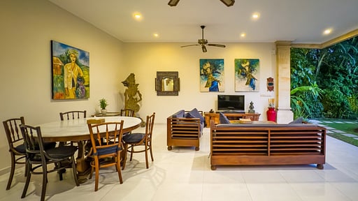 Villa Arjuna Dining area