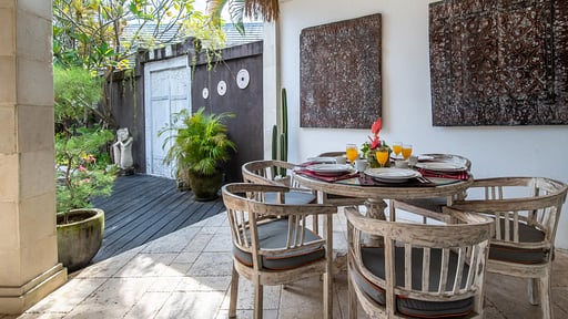 Villa Armani Ananda Complex Dining area