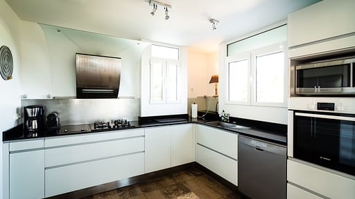 Villa Arrow Marine Kitchen