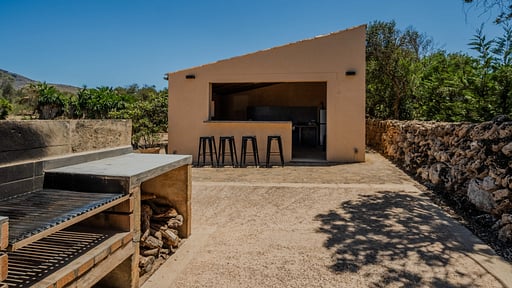 Villa Arta 2 BBQ equipment