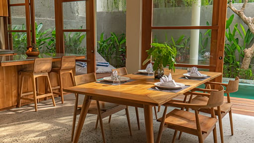 Villa Arthya Dining area
