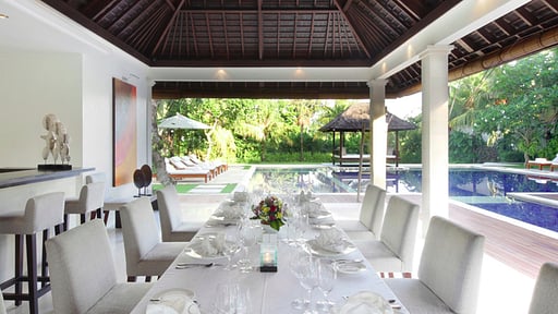 Villa Asante Dining area