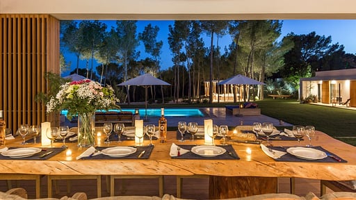 Villa Asombro Dining area