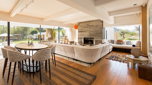 Villa Asombro Dining area