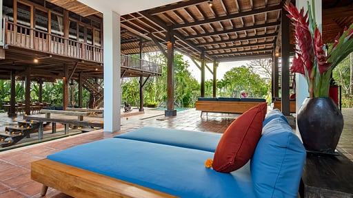 Villa Atas Awan Living room