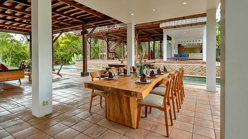 Villa Atas Awan Dining area