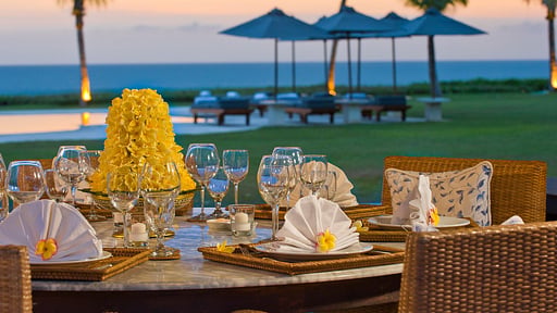 Villa Atas Ombak Dining area