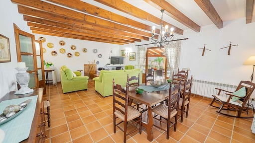 Villa Auba Dining area