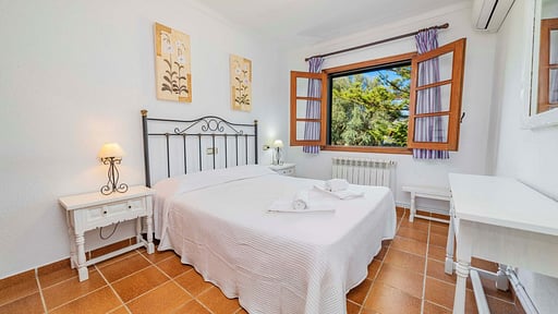 Villa Auba Bedroom 2