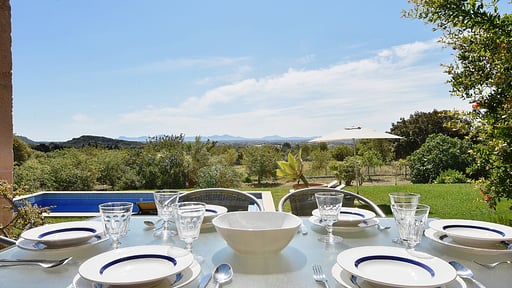 Villa Aubons Обеденная зона