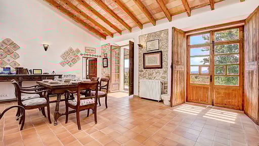 Villa Aubons Обеденная зона