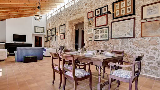 Villa Aubons Обеденная зона