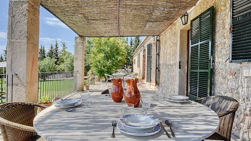 Villa Aubons Обеденная зона