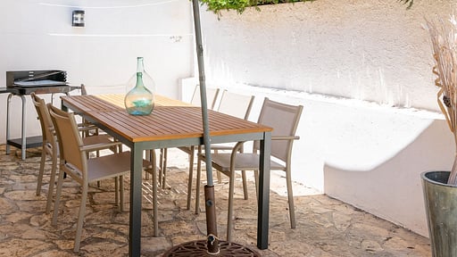 VILLA AUCANADA Dining area