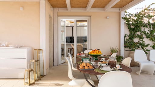 Villa Aurispa Dining area