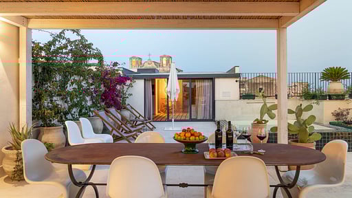 Villa Aurispa Dining area