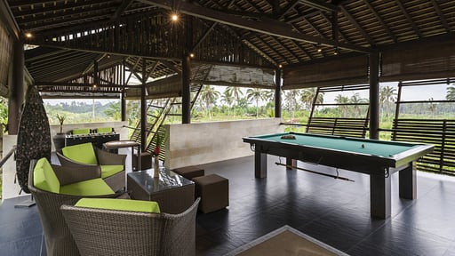 Villa Awan Biru Billar
