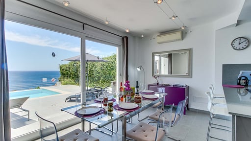 Villa Azul Dining area