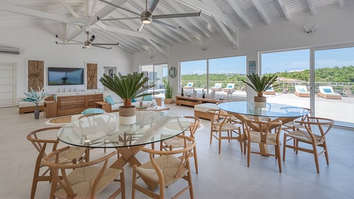 Villa Azur Dream Dining area
